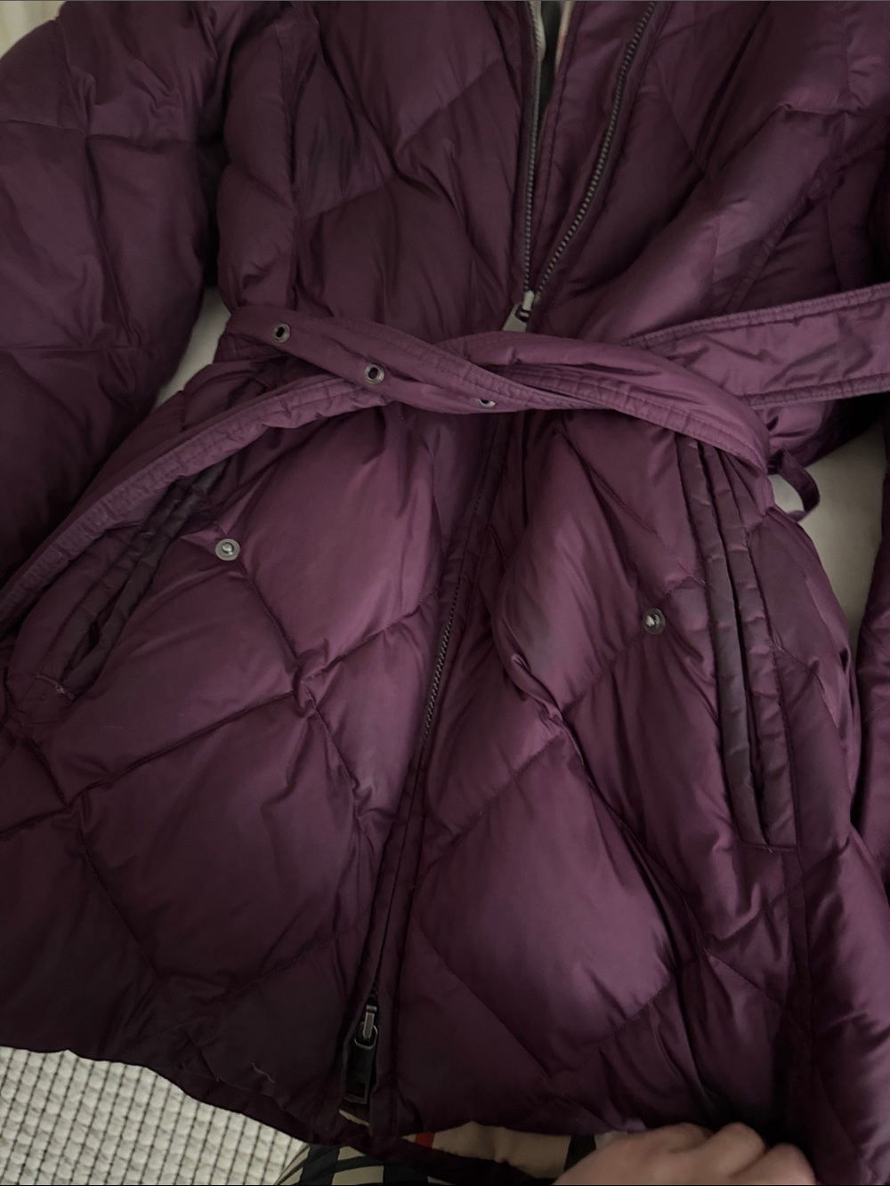 Burberry Quilted Belted Puffer Jacket in Deep Plum - Picture 4 of 5
